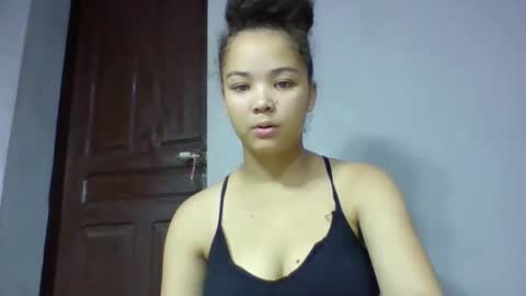 Snapshot of sarhon917962 chatting on May 16, 10:36 am sarhon917962 online show from May 16, 10:36 am