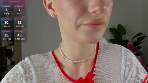 Your Selena 3 online show from March 15, 3:12 am