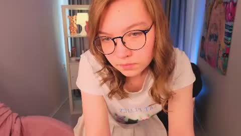 Snapshot of sarionne chatting on July 31, 1:21 pm Lia online show from July 31, 1:21 pm