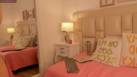 Snapshot of sarit_ chatting on May 16, 7:34 pm sarit_ online show from May 16, 7:34 pm