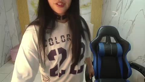 Sara  online show from April 20, 8:32 pm