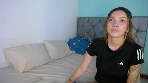  SARIYA Y ALEXIS  online show from April 30, 8:26 pm