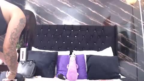Snapshot of sarita_multisquirt chatting on April 24, 6:10 pm Sara online show from April 24, 6:10 pm