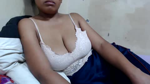 Snapshot of saronette chatting on December 18, 10:08 am saronette online show from December 18, 10:08 am