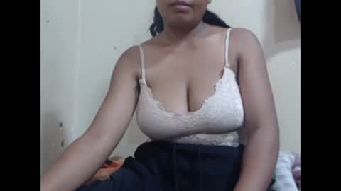 Snapshot of saronette chatting on December 30, 12:20 pm saronette online show from December 30, 12:20 pm