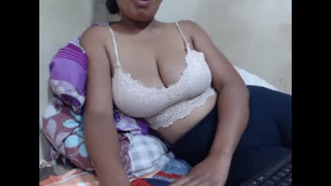 Snapshot of saronette chatting on January 9, 11:14 am saronette online show from January 9, 11:14 am