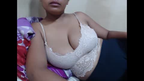 Snapshot of saronette chatting on January 14, 7:17 am saronette online show from January 14, 7:17 am