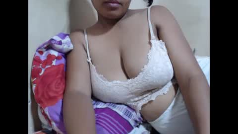 Snapshot of saronette chatting on January 18, 7:28 am saronette online show from January 18, 7:28 am