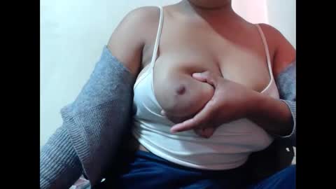 Snapshot of saronette chatting on October 15, 5:29 am saronette online show from October 15, 5:29 am