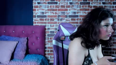 Snapshot of sary_littlesmiles chatting on April 5, 11:18 am Sary online show from April 5, 11:18 am