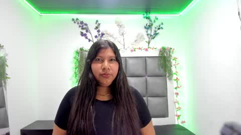Snapshot of sasha__collins chatting on July 17, 3:07 pm sasha__collins online show from July 17, 3:07 pm