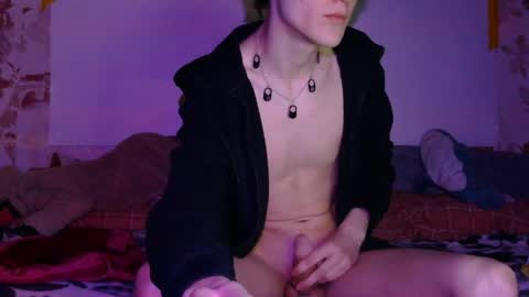 Snapshot of sasha_bb21 chatting on April 18, 9:04 pm sasha_bb21 online show from April 18, 9:04 pm