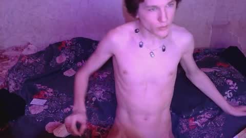 Snapshot of sasha_bb21 chatting on May 11, 5:43 pm sasha_bb21 online show from May 11, 5:43 pm