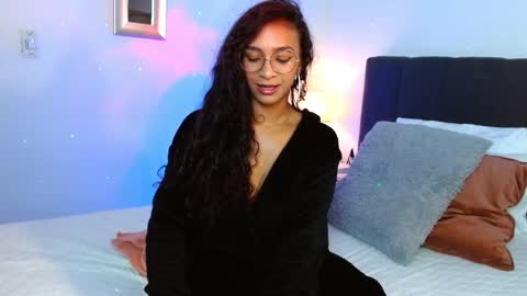 sasha_bowei online show from November 30, 1:53 am