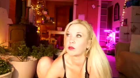 Snapshot of sasha_love__ chatting on June 14, 2:24 am sasha_love__ online show from June 14, 2:24 am