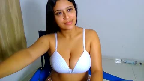 Camila online show from December 16, 9:25 am