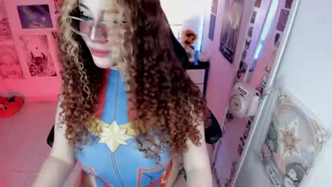 Snapshot of sashaa_love chatting on June 25, 5:12 am Tattie online show from June 25, 5:12 am