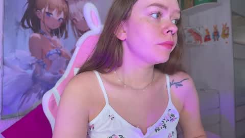 Snapshot of sashacollerx chatting on June 2, 6:26 am Alexa online show from June 2, 6:26 am