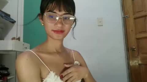 Snapshot of sashafuckss chatting on April 15, 1:12 am Call Me Sasha online show from April 15, 1:12 am