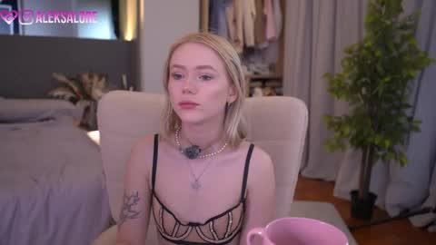 sashalore online show from March 28, 3:17 am