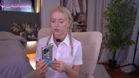 sashalore online show from March 30, 2:34 am