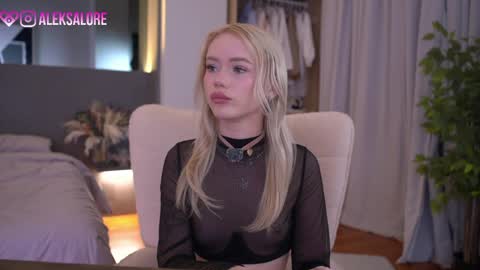 sashalore online show from April 8, 2:33 am