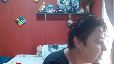 Snapshot of sasharosee2 chatting on April 21, 12:22 pm S A S H A R O S E online show from April 21, 12:22 pm
