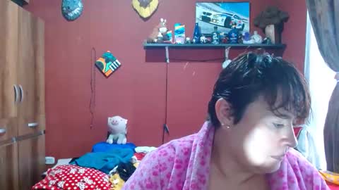 Snapshot of sasharosee2 chatting on May 9, 12:32 pm S A S H A R O S E online show from May 9, 12:32 pm