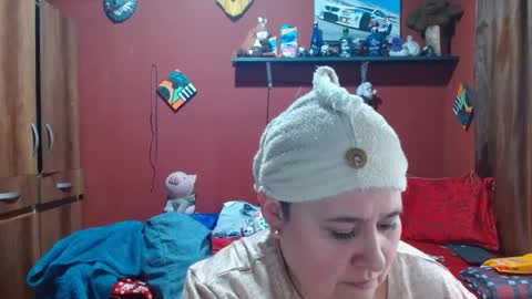 Snapshot of sasharosee2 chatting on May 19, 12:22 pm S A S H A R O S E online show from May 19, 12:22 pm