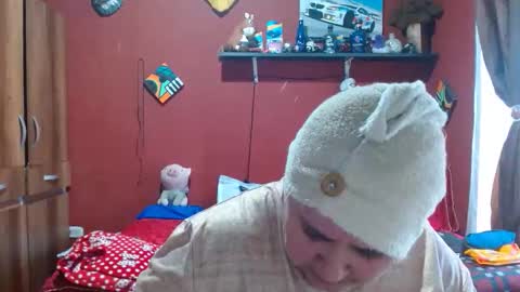 Snapshot of sasharosee2 chatting on May 20, 12:00 pm S A S H A R O S E online show from May 20, 12:00 pm