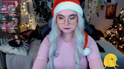 Snapshot of sashasoyyyy chatting on December 30, 2:31 am Sashasoy online show from December 30, 2:31 am