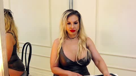 Snapshot of sashavaughn chatting on January 6, 4:26 am Sasha online show from January 6, 4:26 am