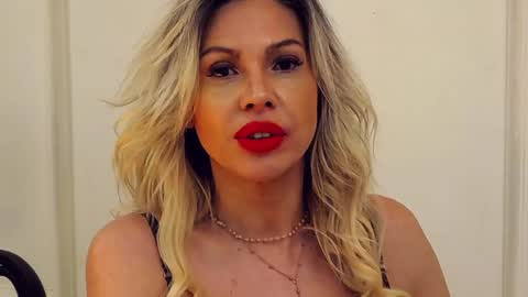 Snapshot of sashavaughn chatting on February 5, 11:12 am Sasha online show from February 5, 11:12 am