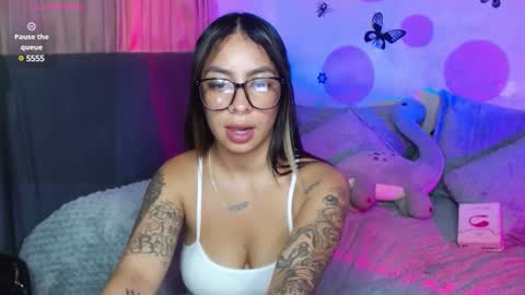 Snapshot of sashaweb chatting on February 20, 7:45 am Sasha Independent model online show from February 20, 7:45 am