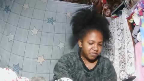 Snapshot of sasivia08 chatting on May 21, 6:37 pm sasivia08 online show from May 21, 6:37 pm