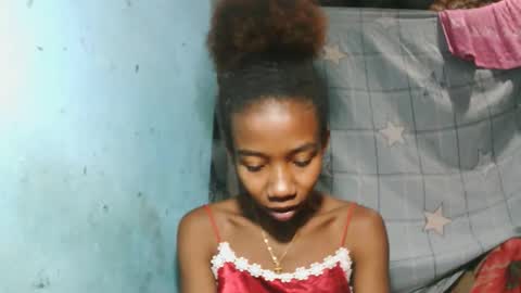 Snapshot of sasivia08 chatting on May 27, 8:44 am sasivia08 online show from May 27, 8:44 am