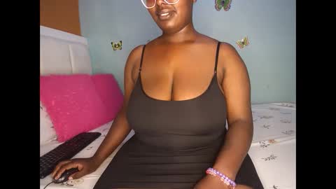 Snapshot of sassy100936 chatting on February 20, 5:26 am Spicyd online show from February 20, 5:26 am