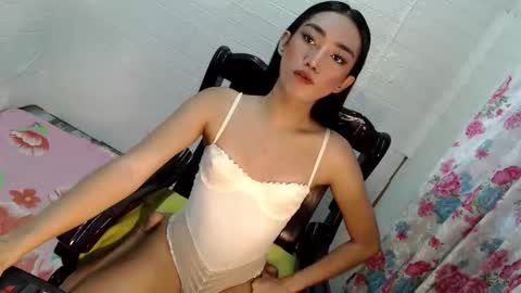 Snapshot of sassy_keylla chatting on February 17, 1:46 am KEYLLA online show from February 17, 1:46 am