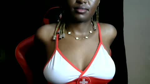 Snapshot of sassy_lyne chatting on June 19, 10:41 am sassy_lyne online show from June 19, 10:41 am