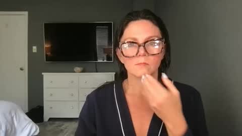 Snapshot of sassynsweetmilf chatting on May 2, 6:57 pm sassynsweetmilf online show from May 2, 6:57 pm
