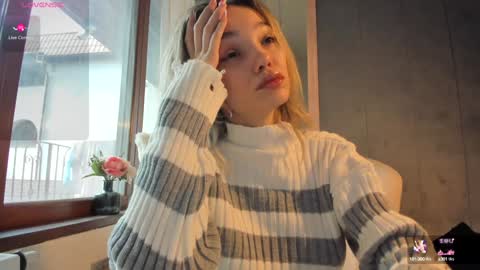Snapshot of sassyt33n chatting on October 1, 8:42 am sassyt33n online show from October 1, 8:42 am
