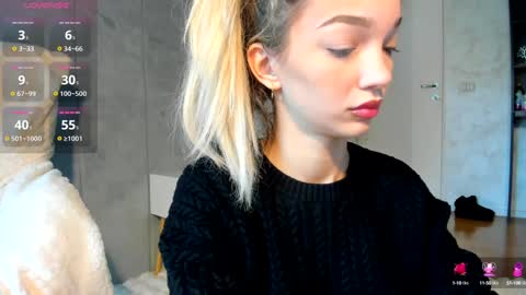 Snapshot of sassyt33n chatting on October 22, 9:09 am sassyt33n online show from October 22, 9:09 am