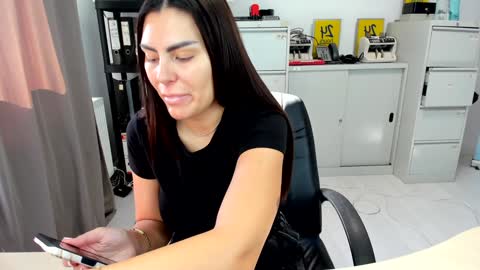 sassytiff online show from October 23, 11:20 am