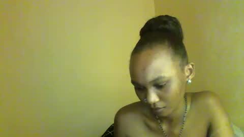 Snapshot of sasy_tina chatting on February 22, 1:07 am Tina online show from February 22, 1:07 am