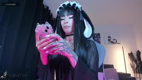 Snapshot of satanbabee_ chatting on February 7, 11:52 pm im expecting 300 thumbs up on my altar online show from February 7, 11:52 pm