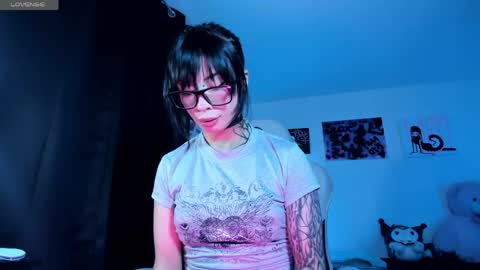 Snapshot of satanbabee_ chatting on May 11, 10:51 pm im expecting 300 thumbs up on my altar online show from May 11, 10:51 pm