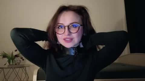 Lori online show from April 19, 6:32 pm