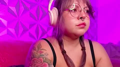 Snapshot of satyn_doll chatting on October 26, 10:15 pm Gina George online show from October 26, 10:15 pm