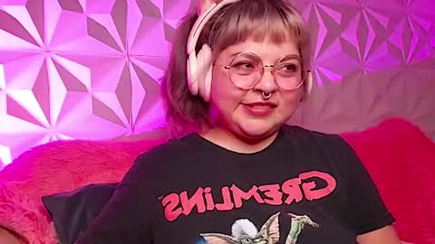 Gina George online show from November 23, 1:05 am