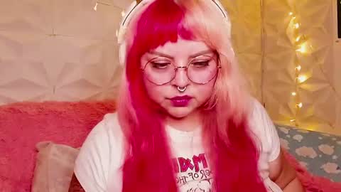 Gina George online show from July 7, 11:31 pm